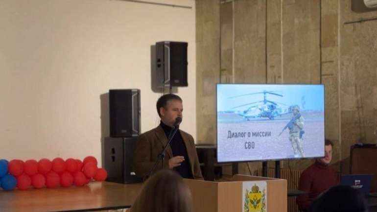 В окупованому Генічеську росіяни зомбують українську молодь