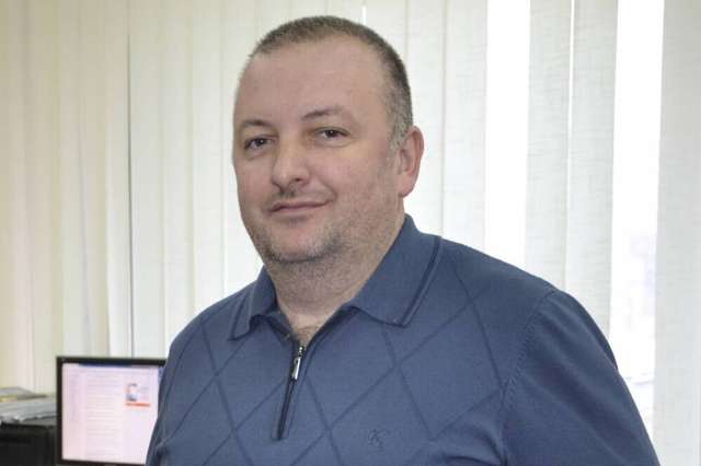 У посадовця Одеської міграційної служби конфіскували Mersedes, який він оформив на свою матір— ДБР_1