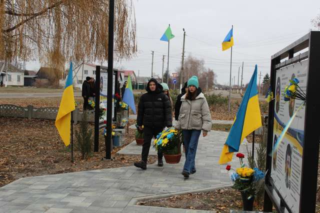 У Мачухах відкрили Алею Слави Героїв_3