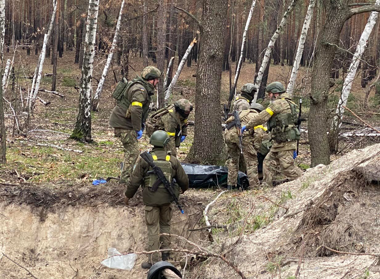 Краще вмерти стоячи, ніж жити на колінах. Краще кулі в грудях, ніж канчуки по спинах._6