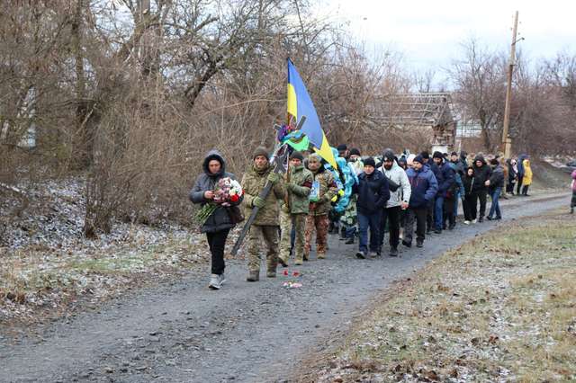 Решетилівська громада провела в останню дорогу свого захисника Олександра Москівця_3