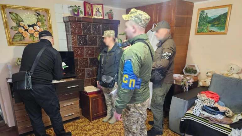 Замість воювати підлеглі будували будинок для начальника