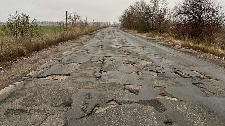 Фотофакт: дороги між Пирятином і Прилуками не існує