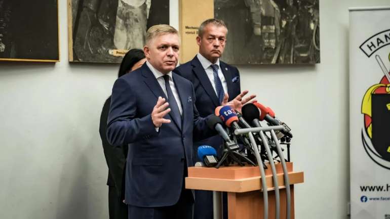 Рівняє всіх по собі. Зеленський пропонував хабаря Фіцо.