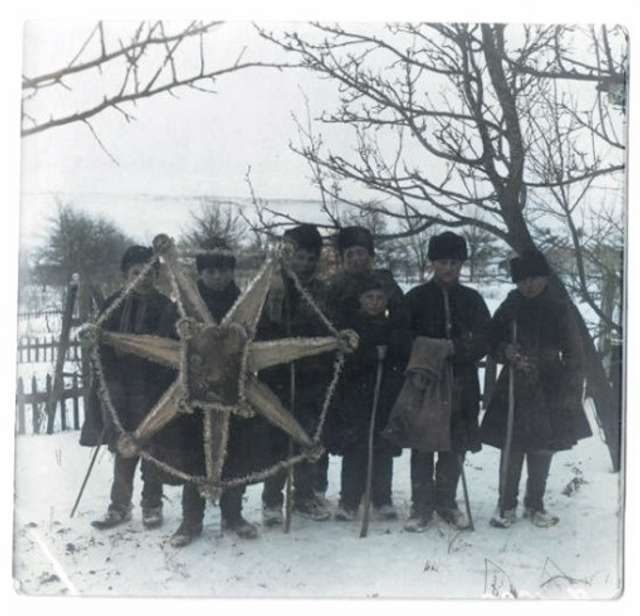 Українська малеча готується до Різдва (1908 рік)
