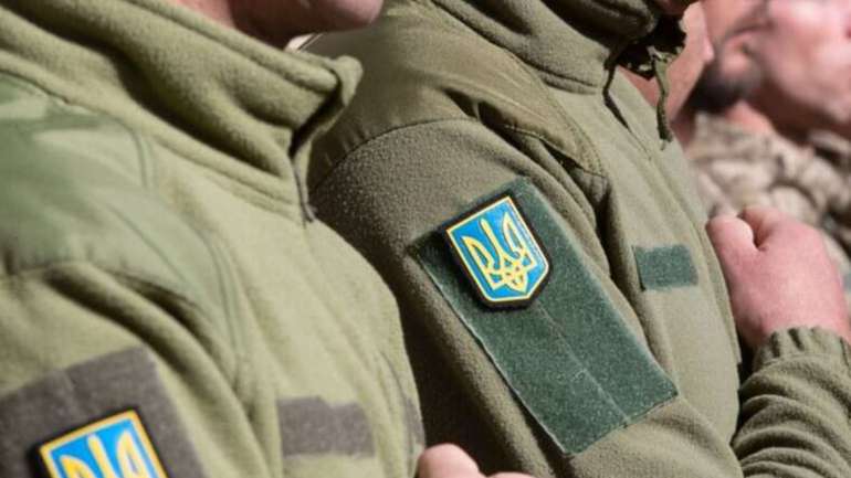 На Київщині під час спроби мобілізації чоловіку розбили лобове скло в автомобілі