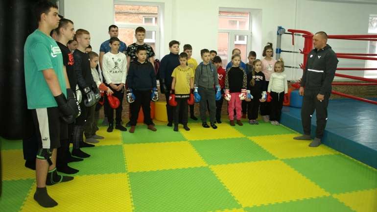 В одній із громад Полтавщини з'явився сучасний боксерський ринг