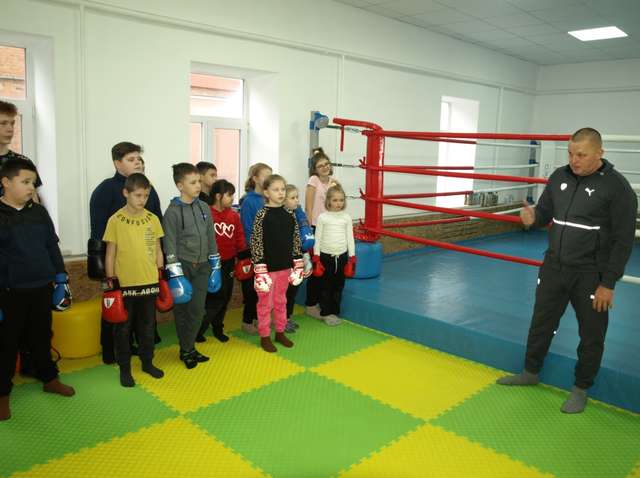 В одній із громад Полтавщини з'явився сучасний боксерський ринг_1