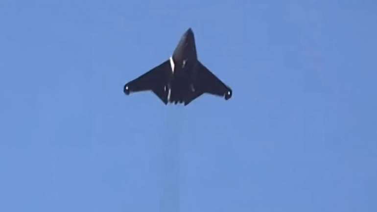 Китай представив новий винищувач J-50