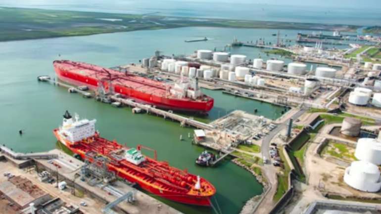 Безпілотники атакували найбільший у росії морський торгівельний порт