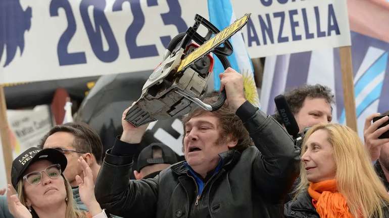 Поки доїдаються святкові салати, у Аргентині тривають неймовірні та блискавичні реформи