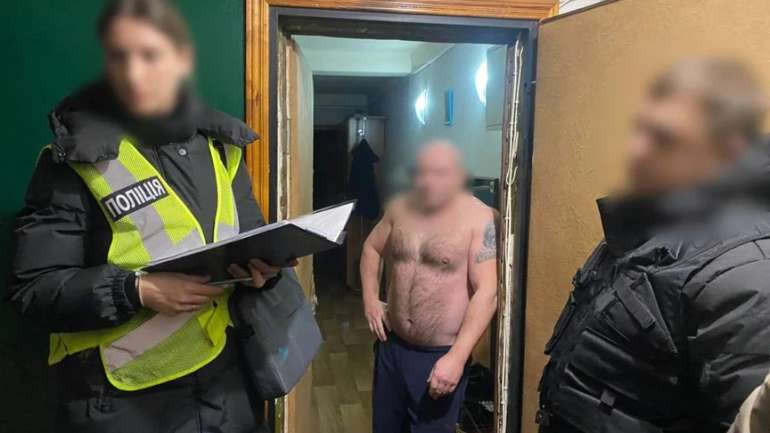 Причетним до переправлення призовників за кордон повідомили 45 підозр