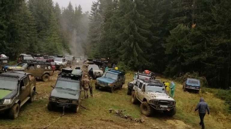 Нарешті заборонили джипінґ у заповідних зонах України