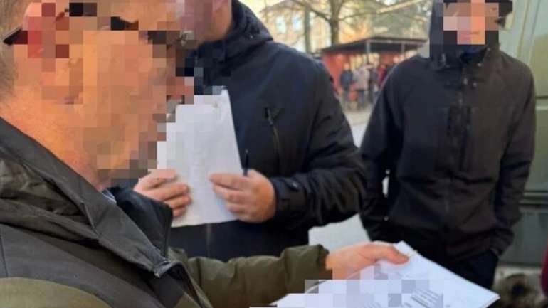 На Київщині ексголова ВЛК за $10 тис. визнавав чоловіків «непридатними»