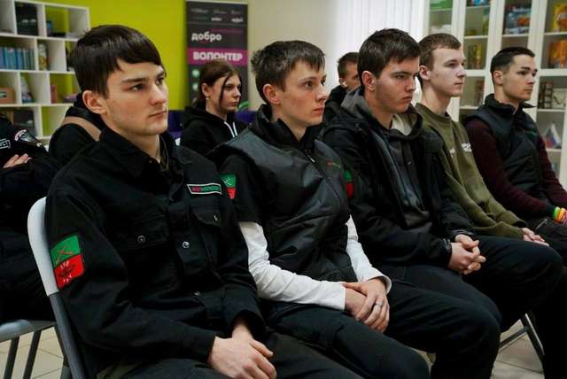 Кремль мертвою хваткою вчепився в українську молодь окупованого Бердянська_1