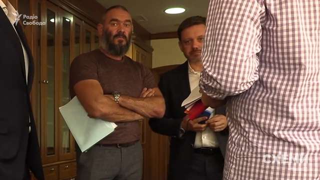 Влада відмазує всесильного банкіра родини Зеленських_3