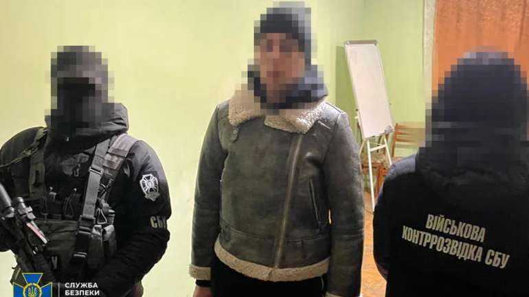 Курсантка військового інституту готувала ракетний удар по казармах одногрупників — СБУ