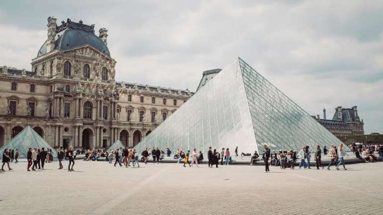 Лувр потребує капітальної реставрації