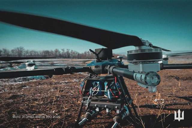 Вітчизняний бойовий БПЛА «Кажан» вправно утилізує окупантів на фронті_1