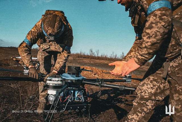 Вітчизняний бойовий БПЛА «Кажан» вправно утилізує окупантів на фронті_3