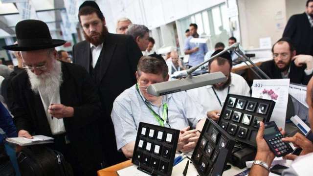 Головні вигодонабувачі від продажу кривавих камінців