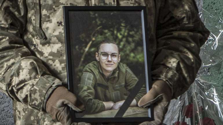 У Києві попрощалися із білоруською снайперкою Марією Зайцавою