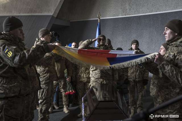 У Києві попрощалися із білоруською снайперкою Марією Зайцавою_3