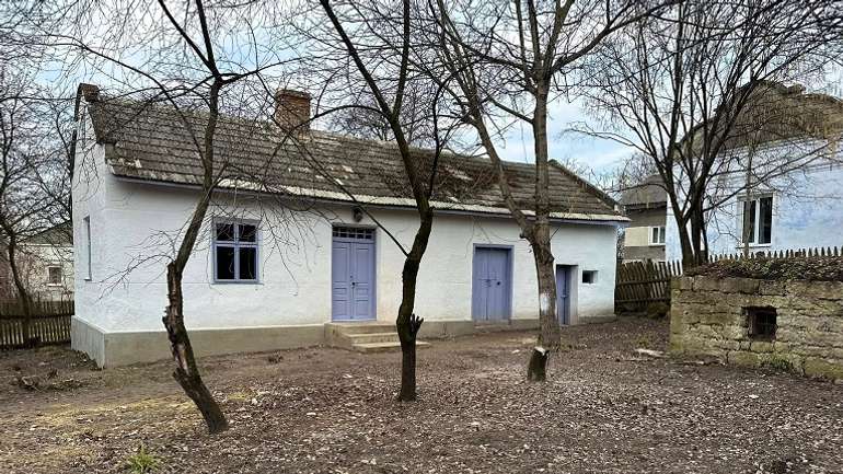 Благодійники дають нове життя старим галицьким обійстям поблизу Львова