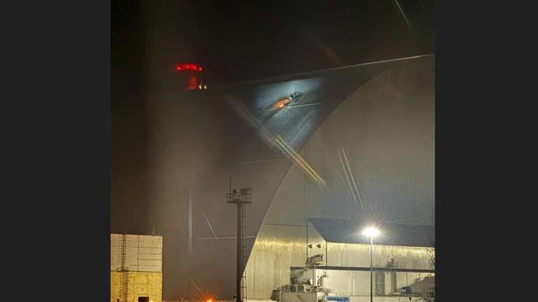 російський дрон влучив у саркофаг на Чорнобильській АЕС