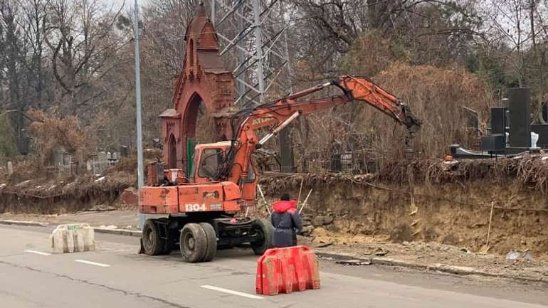 Столична мафія забудовників руйнує Байковий цвинтар