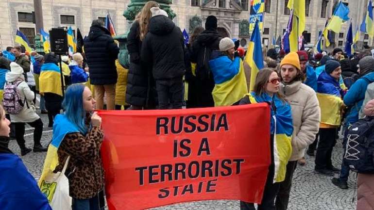 Тримати стрій разом з Європою