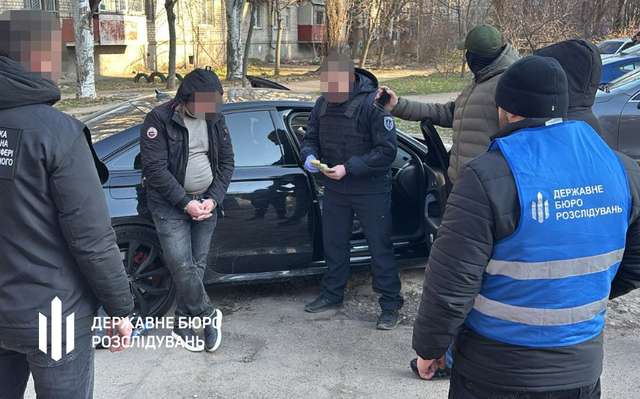ДБР викрило схему заробітку на родичах мобілізованих у Миколаївському ТЦК_1