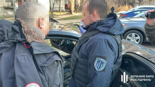 ДБР викрило схему заробітку на родичах мобілізованих у Миколаївському ТЦК_3