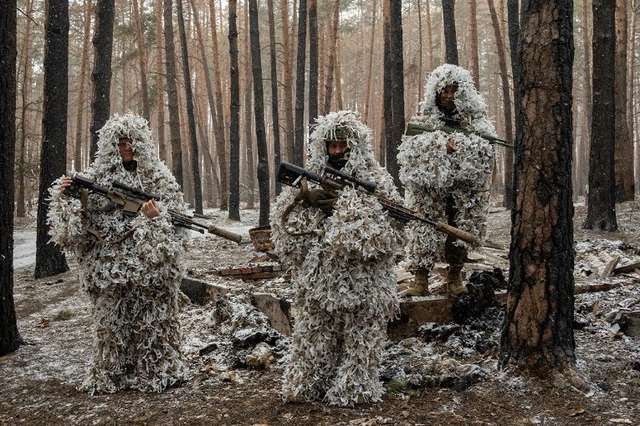 Снайпери 4 танкової бригади ЗСУ очищають Харківщину від нечисті_5