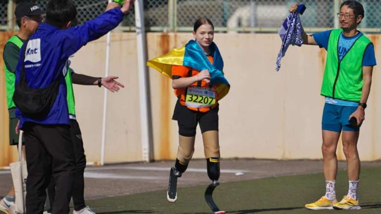 Пробігла п'ять кілометрів на протезах: 13-річна українка здолала Токійський марафон