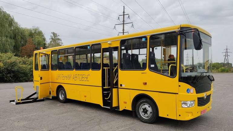 Влада Нехворощі планує купити новий шкільний автобус