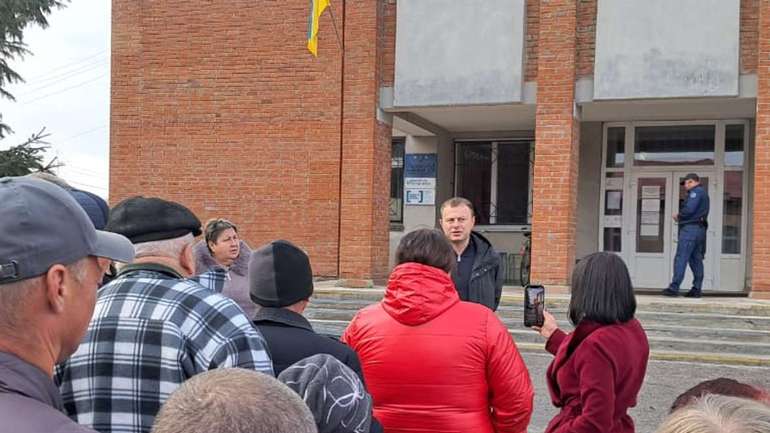 Тітушки Різника