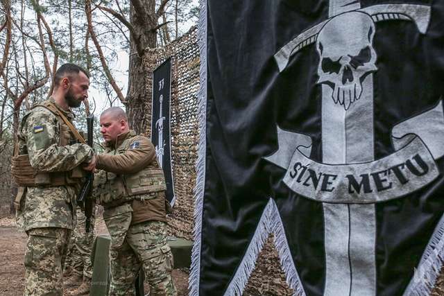 Без страху: на передовій відбулося заприсяження мечоносців 33-ї ОМБр_15