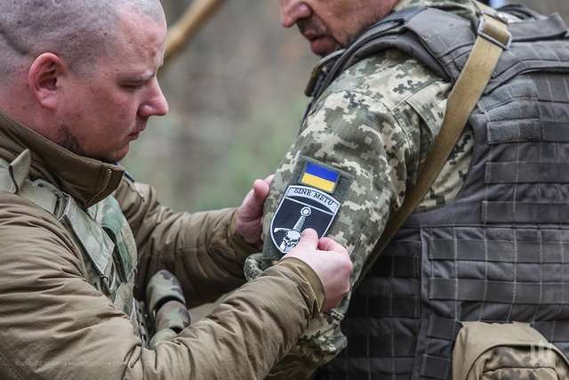 Без страху: на передовій відбулося заприсяження мечоносців 33-ї ОМБр_11