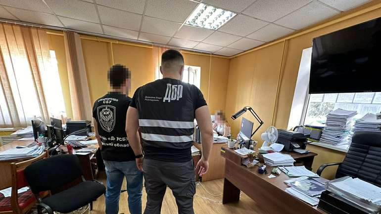 Шестеро правоохоронців з Сумщини викриті у фальсифікації кримінальних справ, - ДБР