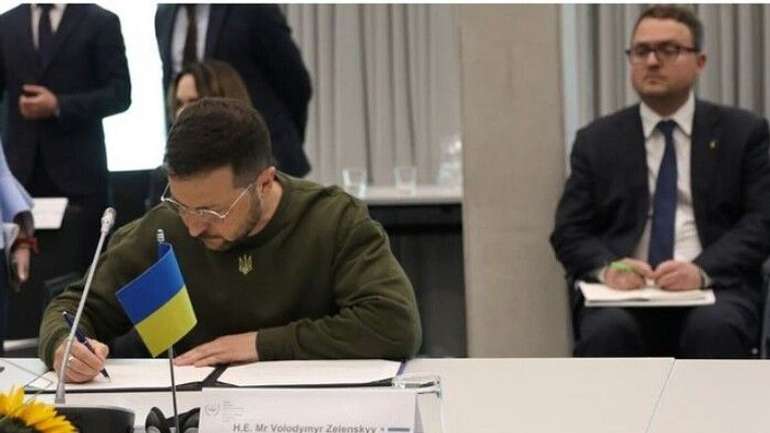 Зеленський завдав прямих збитків бюджету України на понад 2 млрд грн