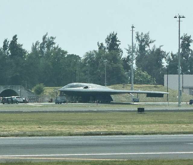 Стелс-літак B-2 Spirit на базі Дієґо-Ґарсія (наші дні)