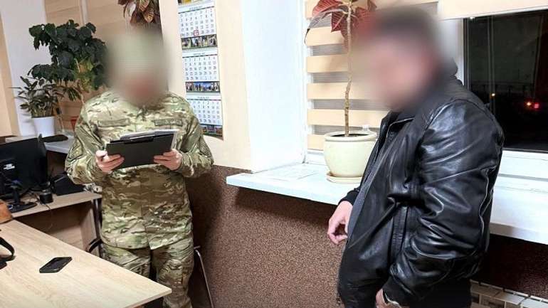 Тилові щури труїли захисників України неякісним медом — ДБР