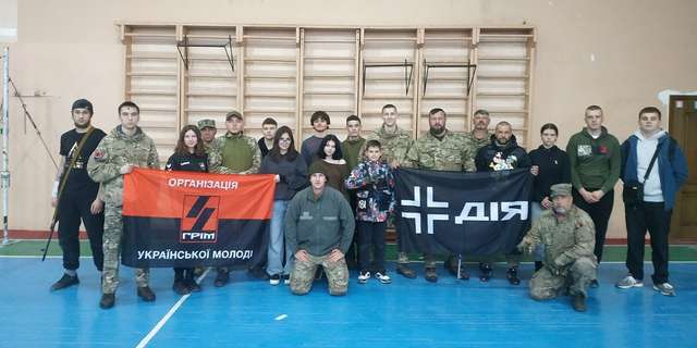 Партія «ДІЯ» і молодіжна організація «ГРІМ» влаштували вишкіл для школярів Кременчука_11