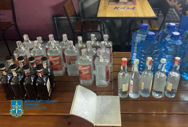 Виробників контрафактного алкоголю викрили у Кривому Розі_1