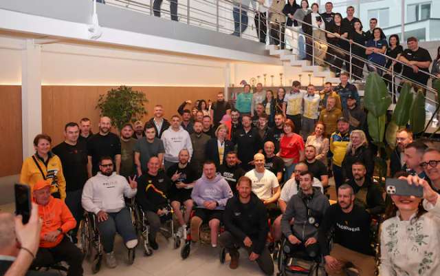 Принц Гаррі вчора здійснив таємний візит до України_1