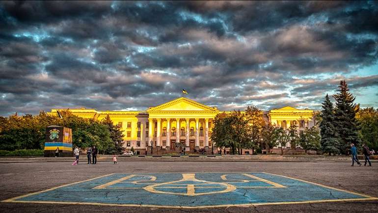 Влада чепурить прифронтовий Краматорськ для окупантів