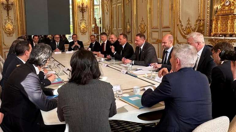 У Парижі Україні передали «секретний» документ із планом Трампа щодо війни