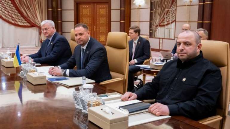 Знімайте локшину з вух