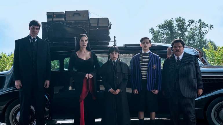 Netflix показав трейлер до довгоочікуваного другого сезону серіалу Венздей
